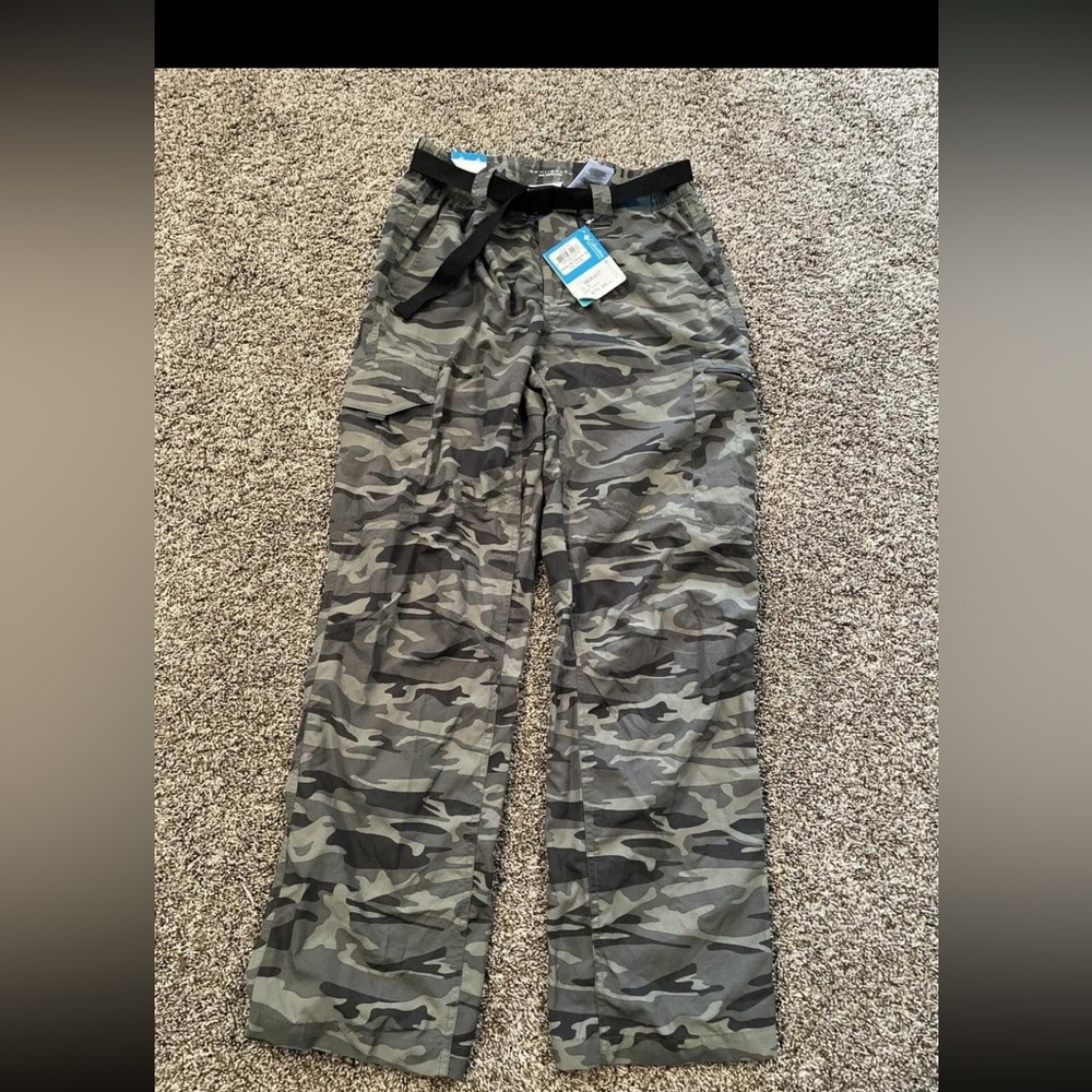 Brand new with tag Colombia cargo camo pants 32 w 30 L 
Inseam’s 29 1/2